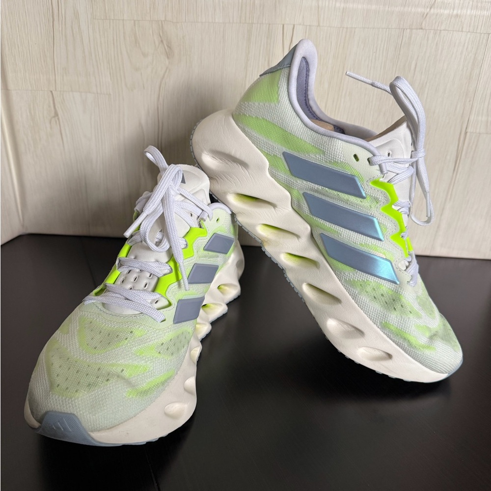 Adidas Switch Running Sneakers Women’s 9.5 White Yellow Super Cushiony